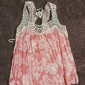 Cute wear around day time top!